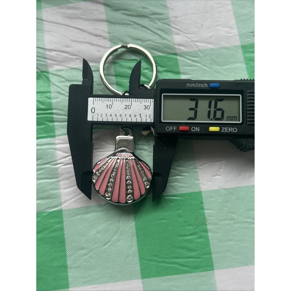 Pink Clam Keychain Quartz Watch - Picture 5 of 5
